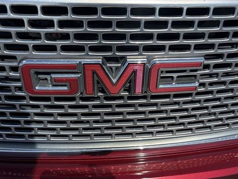 Certified 2017 GMC Yukon XL Denali w/ Open Road Package AWD/4WD image 31