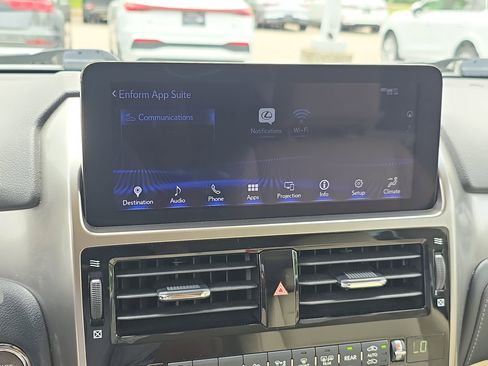 Used 2022 Lexus GX 460 Luxury w/ Accessory Package AWD/4WD image 20