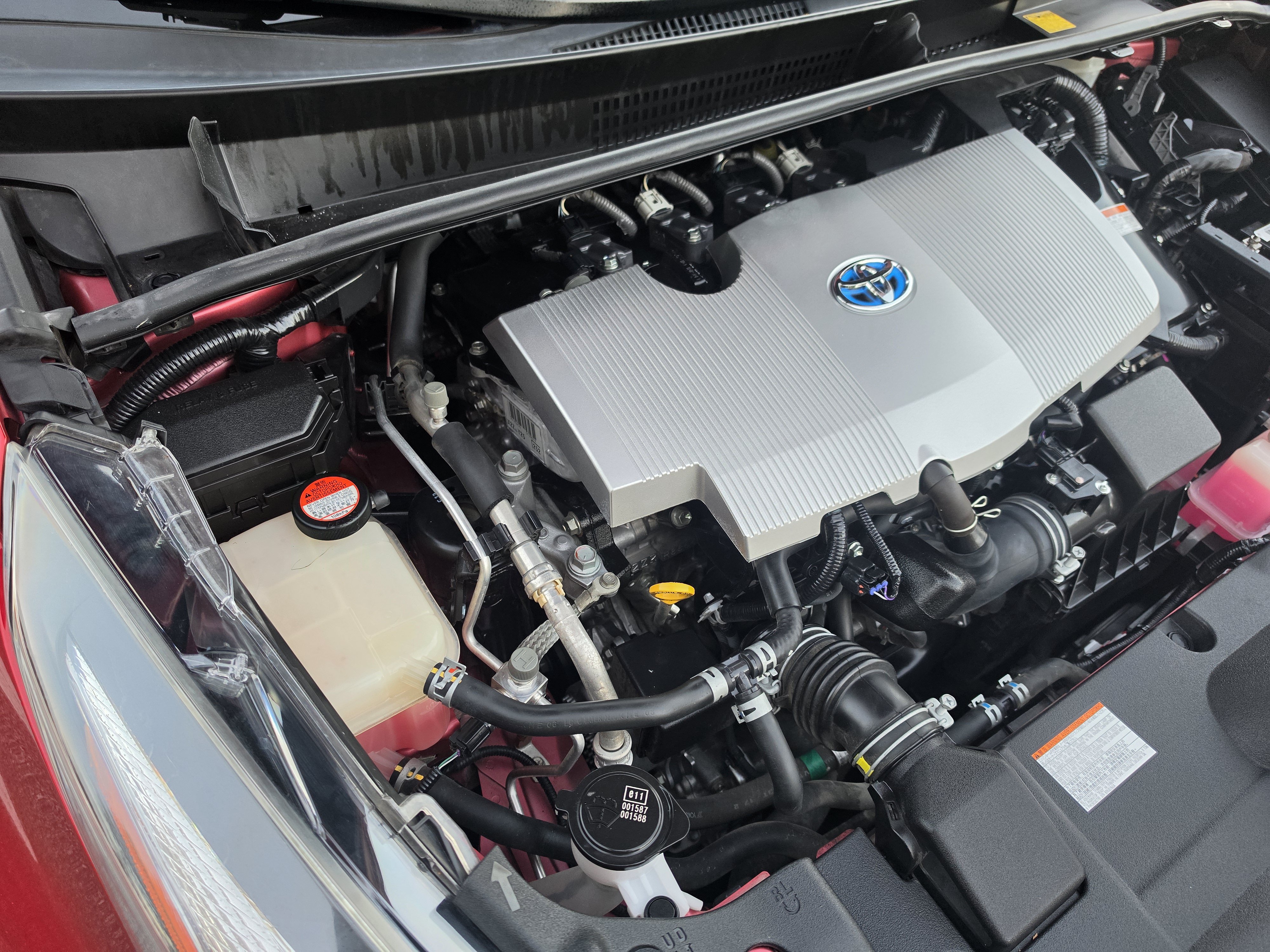 Used 2016 Toyota Prius Four FWD image 40