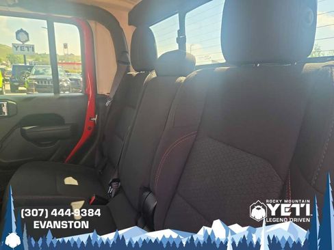 Used 2023 Jeep Gladiator Rubicon w/ Cold Weather Group AWD/4WD image 17