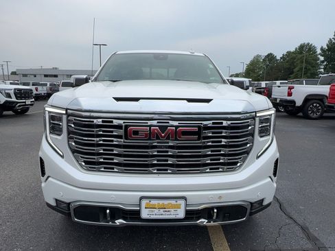 Certified 2023 GMC Sierra 1500 Denali w/ Denali Reserve Package AWD/4WD image 9