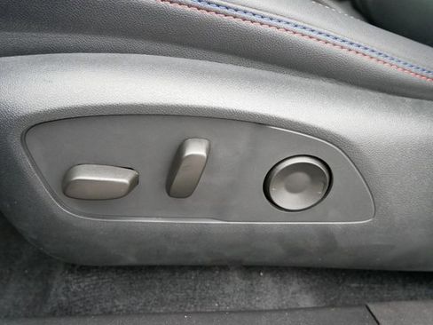 Used 2025 Chevrolet Equinox EV RS image 13