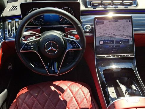 Used 2023 Mercedes-Benz S 580 4MATIC Sedan image 12