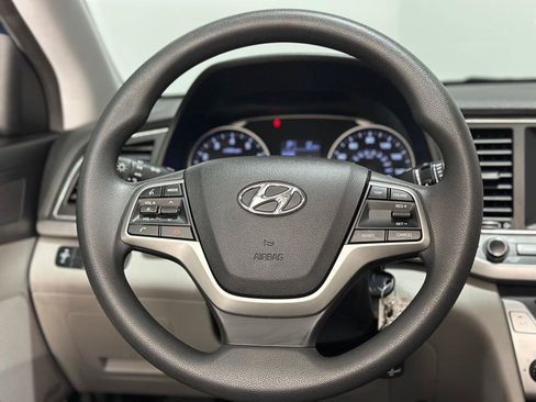 Used 2017 Hyundai Elantra SE FWD image 15