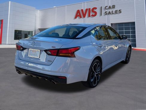 Used 2025 Nissan Altima 2.5 SR w/ SR Premium Package image 6