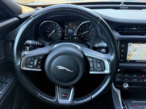 Used 2016 Jaguar XF S image 25