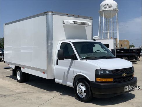 Used 2024 Chevrolet Express 3500 w/ Power Convenience Package RWD image 3