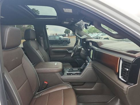 Used 2025 GMC Sierra 2500 Denali w/ Denali Reserve Package image 10
