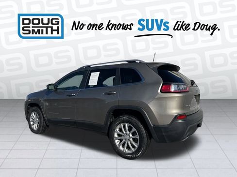 Used 2019 Jeep Cherokee Latitude w/ Cold Weather Group image 4