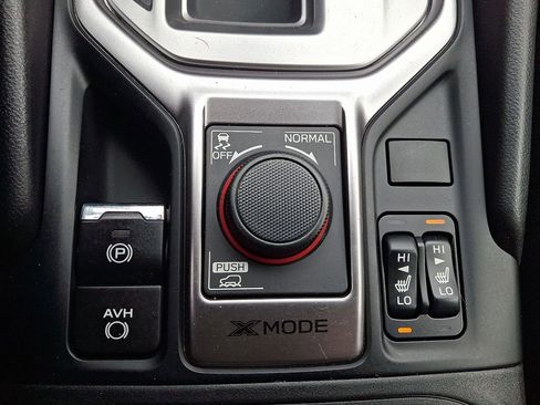 Used 2020 Subaru Forester Premium AWD/4WD image 25