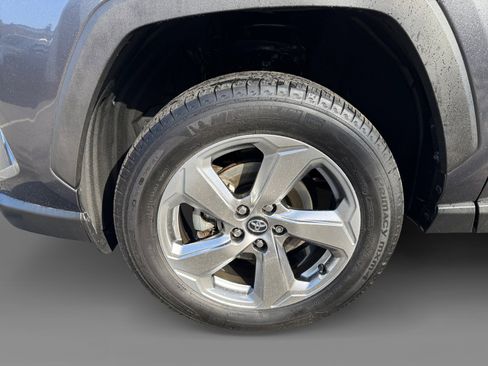 Used 2020 Toyota RAV4 Limited image 9