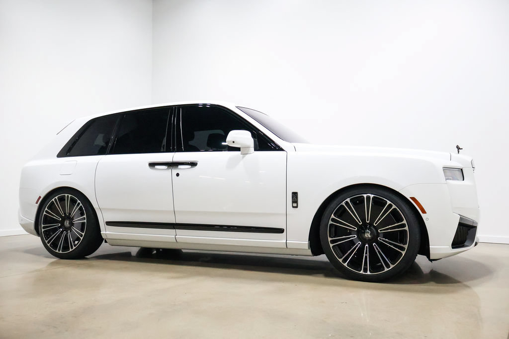 Used 2025 Rolls-Royce Cullinan Black Badge AWD/4WD image 96