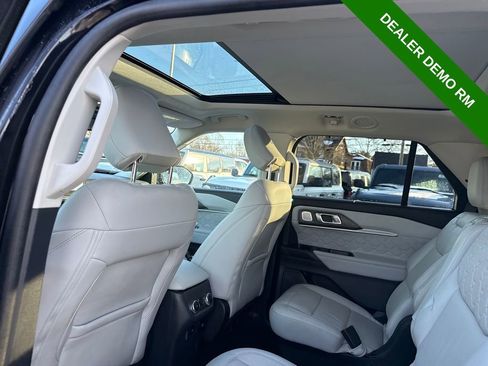 Used 2025 Ford Explorer Platinum w/ LUX Leather Package image 16