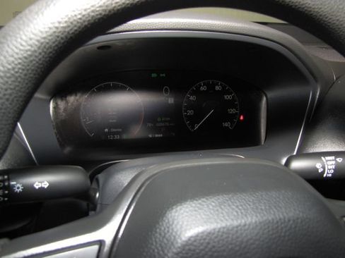 Certified 2025 Honda HR-V LX image 4