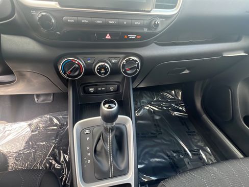 Certified 2026 Hyundai Venue SE FWD image 16