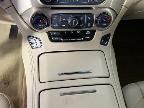 Used 2018 GMC Yukon Denali w/ Denali Ultimate Package AWD/4WD image 17