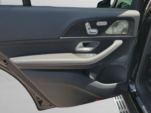 New 2026 Mercedes-Benz GLS 580 4MATIC image 7