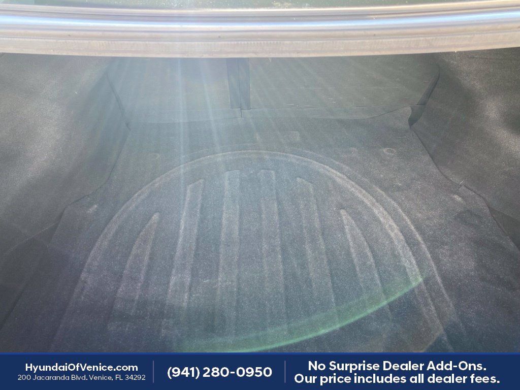 Used 2013 Hyundai Elantra GLS w/ Preferred Pkg FWD image 18