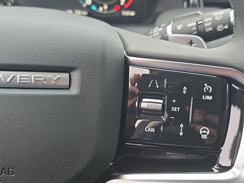 New 2025 Land Rover Discovery Sport S image 18