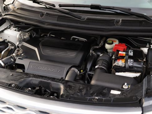 Used 2017 Ford Explorer Platinum image 39