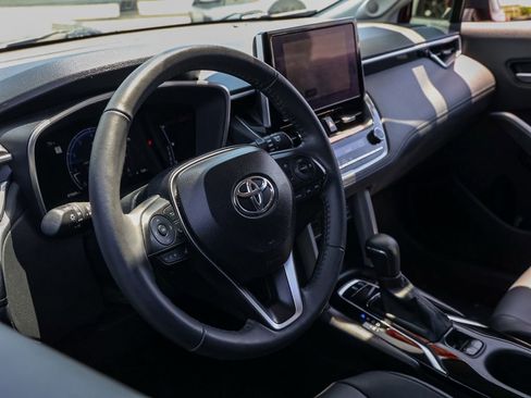 Used 2024 Toyota Corolla Cross XLE w/ Convenience Package FWD image 15