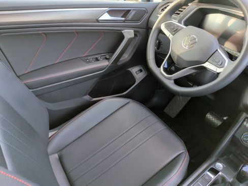 Used 2024 Volkswagen Tiguan Wolfsburg Edition w/ Panoramic Sunroof Package image 32