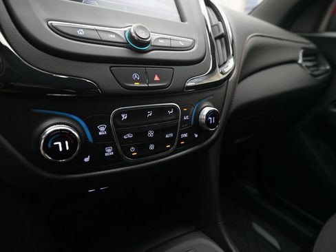 Used 2022 Chevrolet Equinox RS w/ LPO, Floor Liner Package AWD/4WD image 29