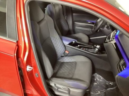 Used 2020 Toyota C-HR XLE FWD image 34