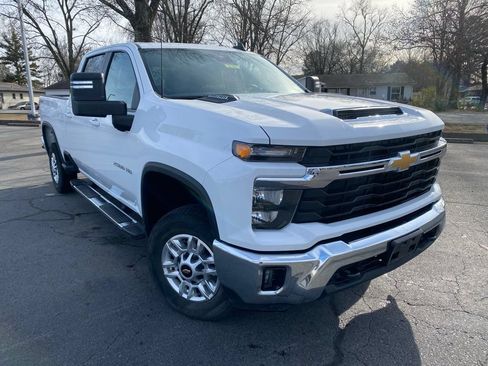 Used 2025 Chevrolet Silverado 2500 LT w/ Convenience Package AWD/4WD image 6
