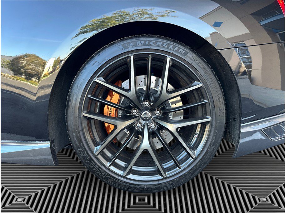 Used 2018 Nissan GT-R Premium AWD/4WD image 14