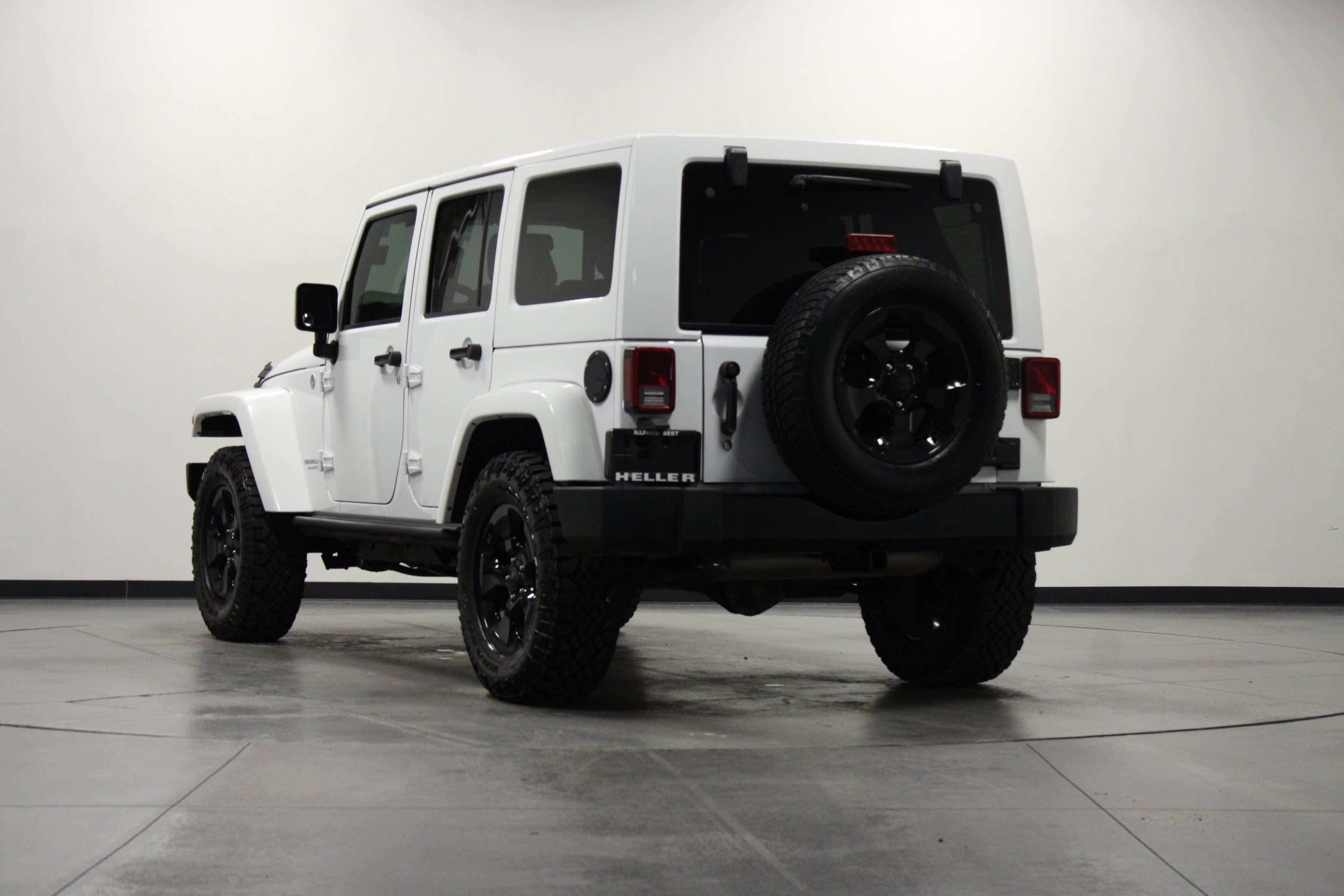 Used 2015 Jeep Wrangler Unlimited Sahara AWD/4WD image 6