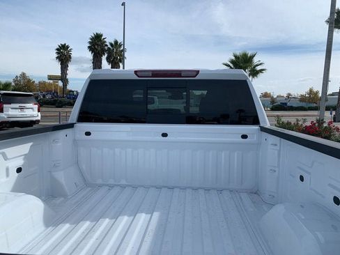 New 2026 GMC Sierra 1500 SLE w/ Preferred Package image 8