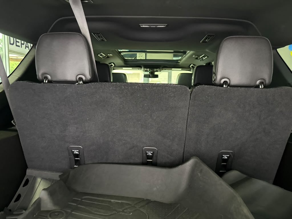 Used 2021 Chevrolet Suburban Z71 w/ Luxury Package AWD/4WD image 44