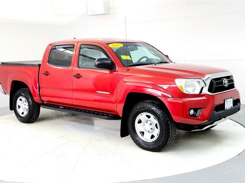Used 2015 Toyota Tacoma 4x4 Double Cab w/ SR5 Package image 7
