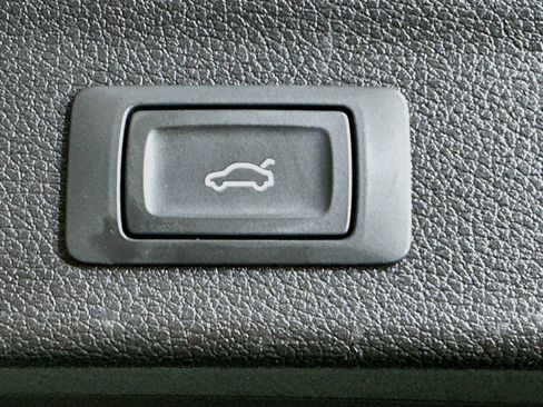 Used 2025 Audi Q3 2.0T Premium AWD/4WD image 31
