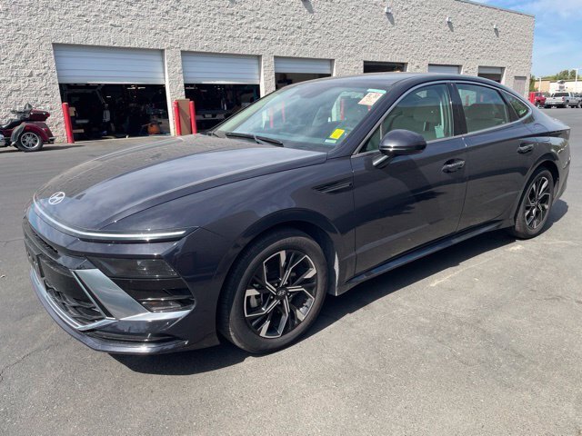 Used 2025 Hyundai Sonata SEL FWD image 4