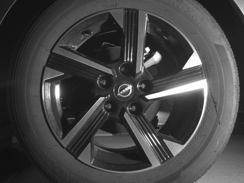 Used 2025 Nissan Sentra SV FWD image 14