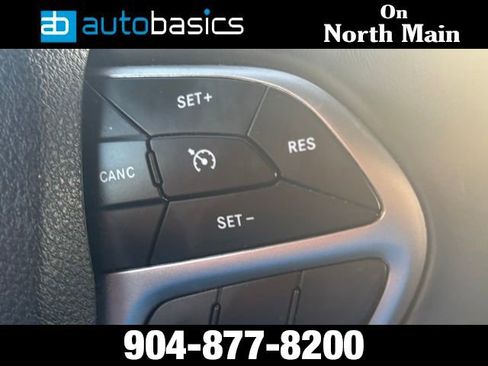 Used 2018 Jeep Grand Cherokee Laredo image 23