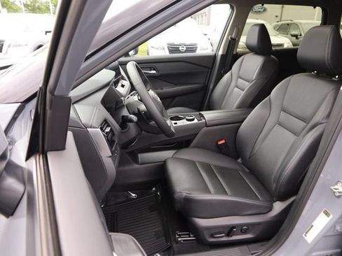 Certified 2025 Nissan Rogue SL w/ Tech Package AWD/4WD image 10