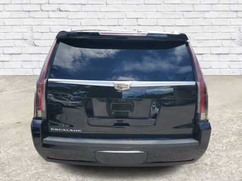 Used 2020 Cadillac Escalade ESV Premium Luxury RWD image 3