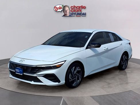 Certified 2025 Hyundai Elantra Sport FWD image 1