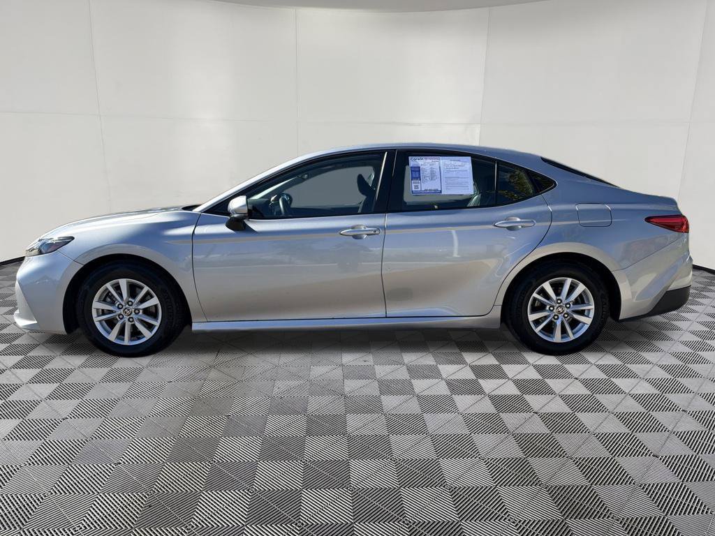 Used 2025 Toyota Camry LE FWD image 4
