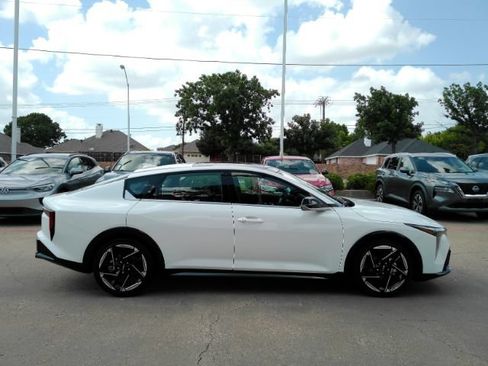 Used 2025 Kia K4 EX w/ GT-Line Premium Package FWD image 5