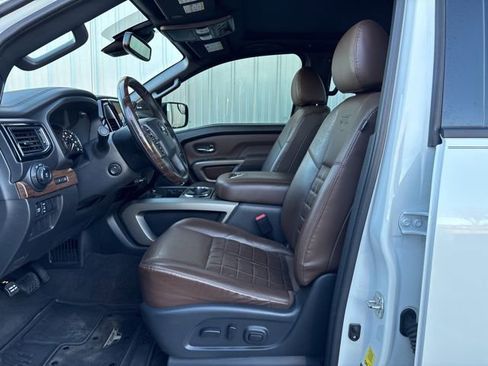 Used 2021 Nissan Titan Platinum Reserve w/ Moonroof Package image 13