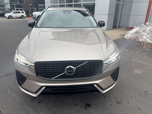 Used 2025 Volvo XC60 T8 Plus w/ Protection Package Premier image 15