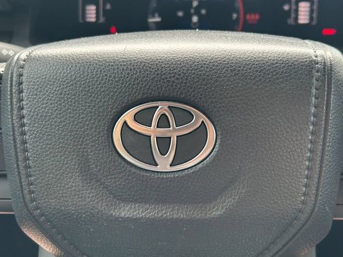 Used 2024 Toyota Tacoma SR5 AWD/4WD image 35