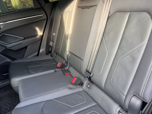 Used 2020 Audi Q3 2.0T Premium Plus w/ Premium Plus Package image 14