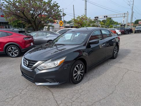 Used 2017 Nissan Altima 2.5 S w/ Power Driver Seat Package FWD image 3