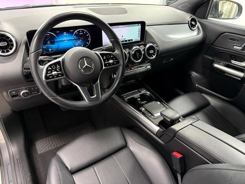 Used 2021 Mercedes-Benz GLA 250 4MATIC w/ Premium Package image 27