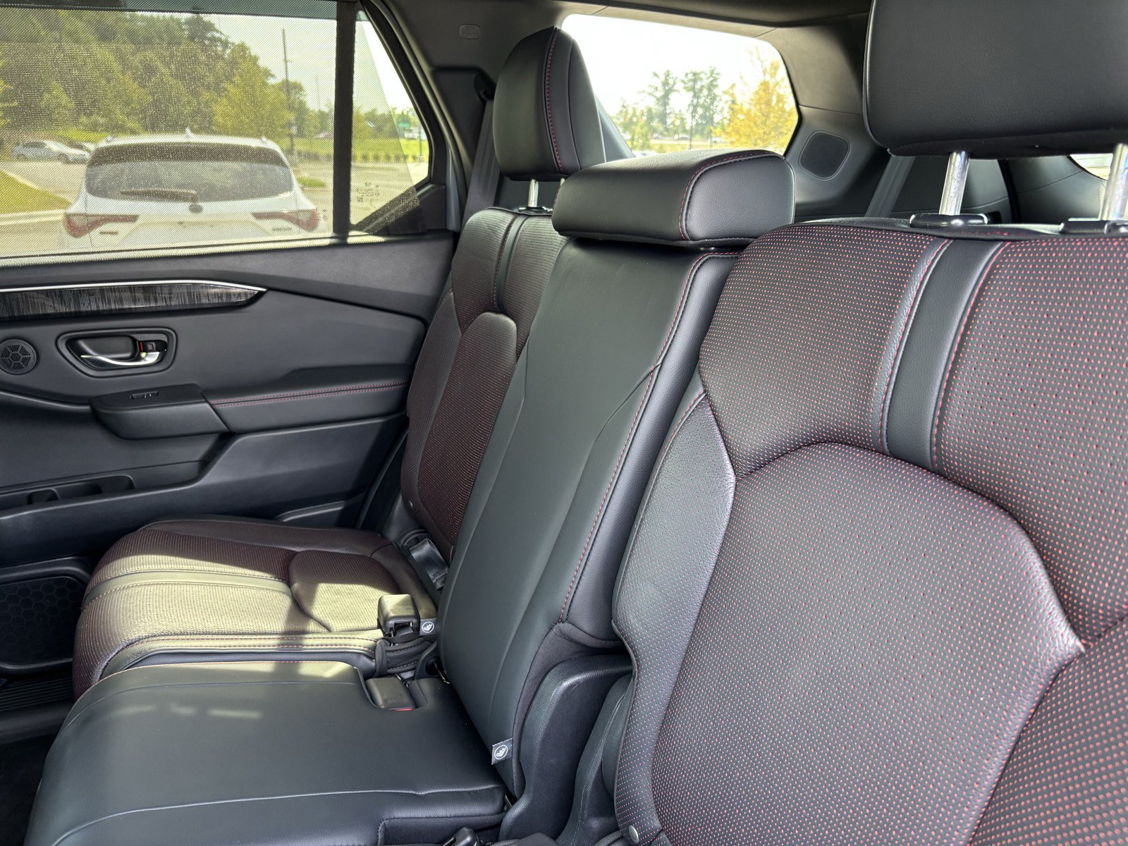 Used 2025 Honda Pilot Black Edition image 33